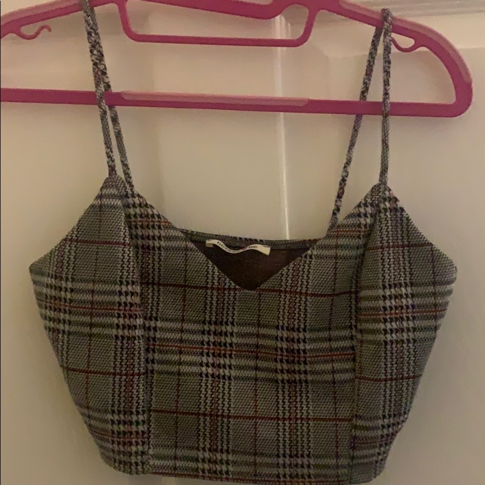 tank top , crop top shirt